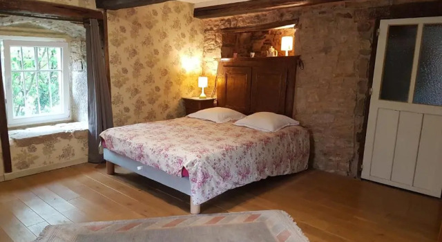 Spacieuse ferme rénovée fin 18ième s. classée 3*, Забронировать Апартаменты/квартира Арпенан 