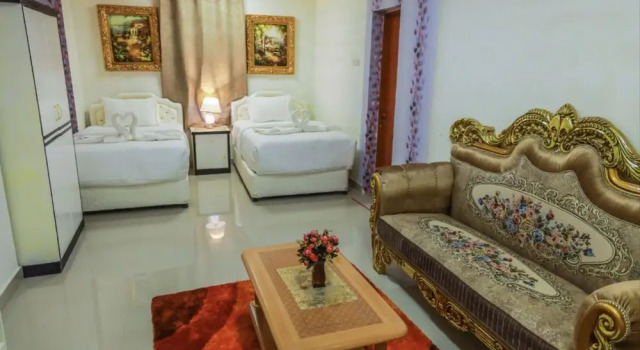 Capital O 141 Golden Rays Hotel, Prenota Hotel Hotel a Al Sharqiyah con parcheggio, Parcheggio