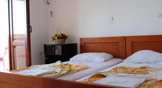 Green Flowers Guesthouse, Забронировать Гостевой дом Гостевые дома Бечичи, Гостевой дом