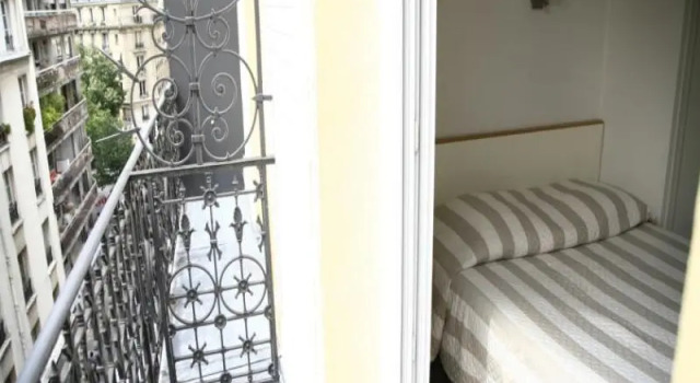 Одноместный номер Standard с балконом Hôtel De Nemours