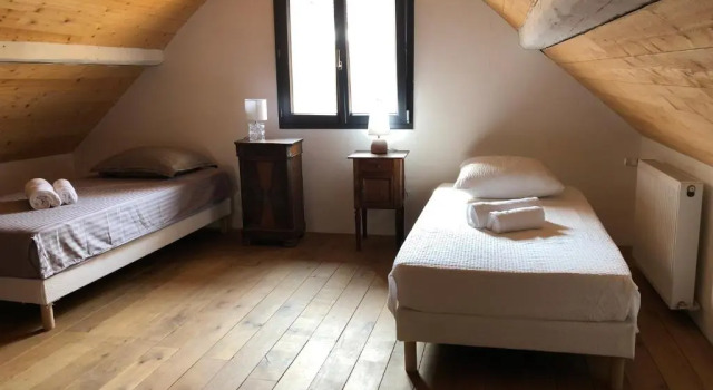 Maison près de la rivière, Забронировать Отель Отели Горного массива Юры с парковкой, Парковка