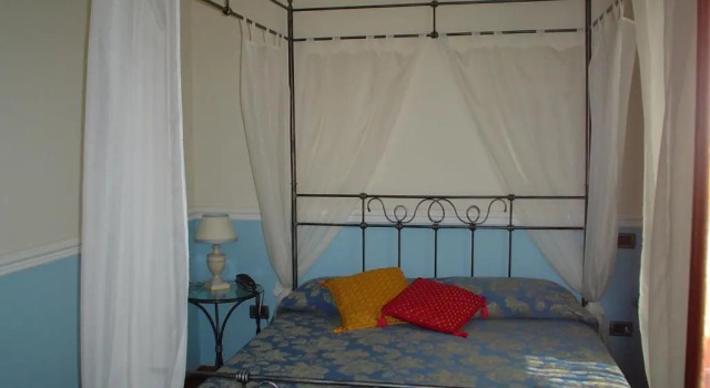 Четырёхместный номер Standard с балконом Petit Chateau
