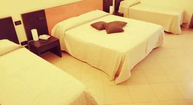 Четырёхместный номер Standard Cerri Hotel