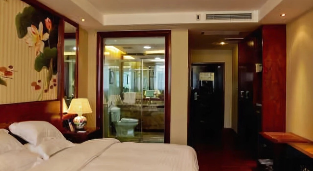 Caizhi Dongfang Hotel, Rezerwuj Hotel Hotele w Nanning z parkingiem, Parking