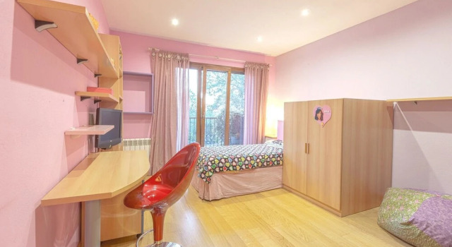 House With 4 Bedrooms in Sant Antoni de Portmany, With Wonderful Mount, Rezerwuj Hotel Hotele w Majorka z parkingiem, Parking