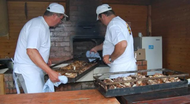 Zetavar Panzió és Kemping, Reserva ahora Camping Camping y glamping en Distrito Harghita, Camping