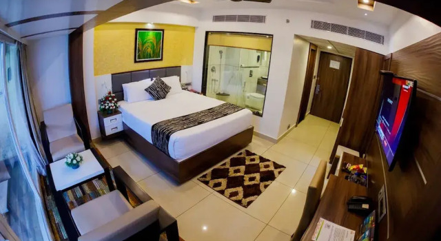 Номер Executive The Renai Cochin