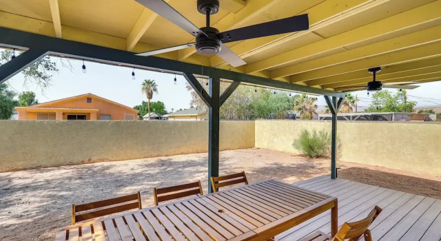 Коттедж Walk to Colorado River: Family Home w/ Yard!