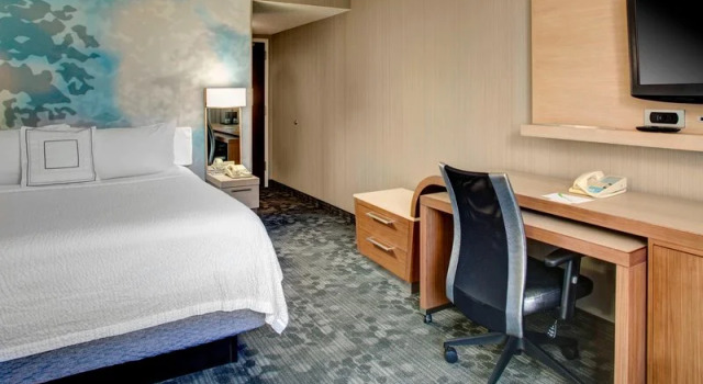 Courtyard Cleveland Airport South, Buchen Sie Hotel Middleburg Heights Ohio