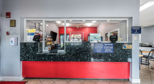 Econo Lodge Inn & Suites Huntsville University Area