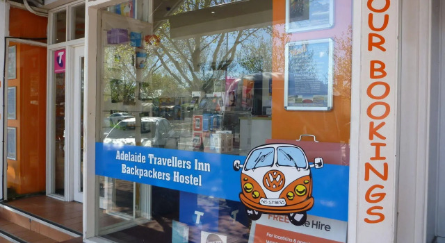 Adelaide Travellers Inn Backpackers Hostel, Забронировать Хостел Хостелы Аделаиды, рядом с Южноавстралийская художественная галерея, Хостел
