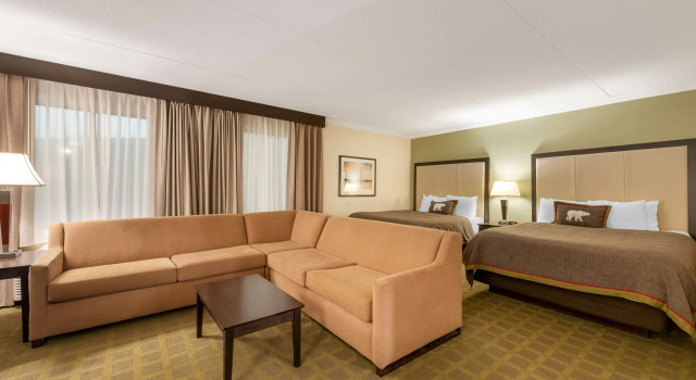 Четырёхместный люкс Best Western Plus White Bear Country Inn