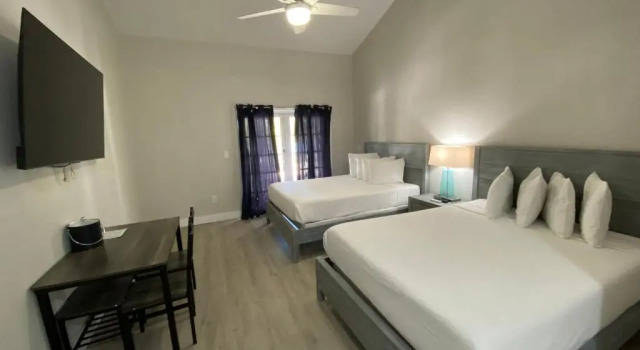 Четырёхместный номер Standard Amoray Dive Resort
