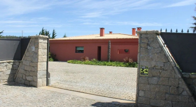 Mountain Guincho Villa by Lisbon-Coast, Забронировать Вилла Жанеш Португалия