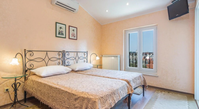 Stunning Home In Rovinj With Wifi, Забронировать Отель Отели Ровинь 3 звезды, рядом с Rovinj Market, 3*