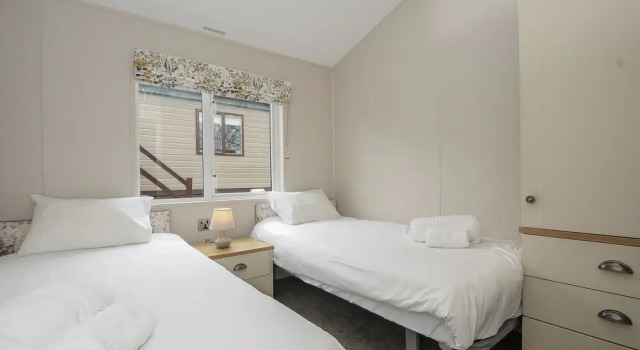 Lodge 68 at Riviera Bay Coastal Retreat, Prenota Hotel Brixham Devon, vicino a Mansands