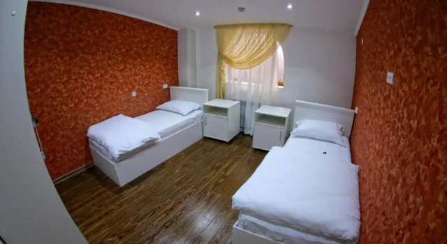 Pat în dormitor (dormitor pentru bărbați) MANIJA Hostel