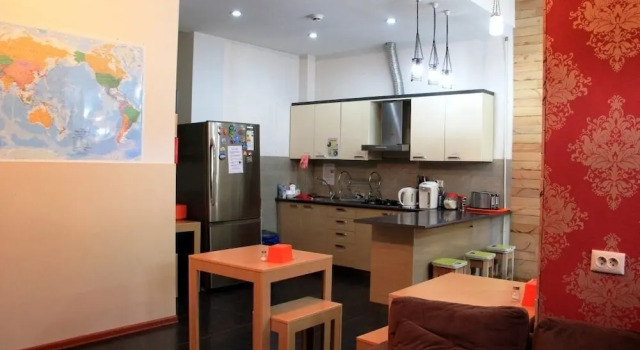 Camera Economy Envoy Hostel and Tours