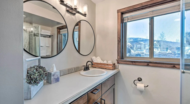 Апартаменты Chic 'hygge Hideaway' - 1 Mile to Ski Slopes!