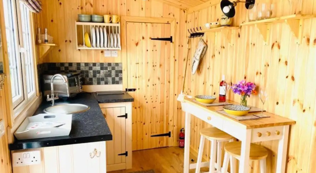 Woodhead Shepherds Hut - Sleeps 2 - Mailer Farm, Rezervați Sejur la fermă Perth Perthshire