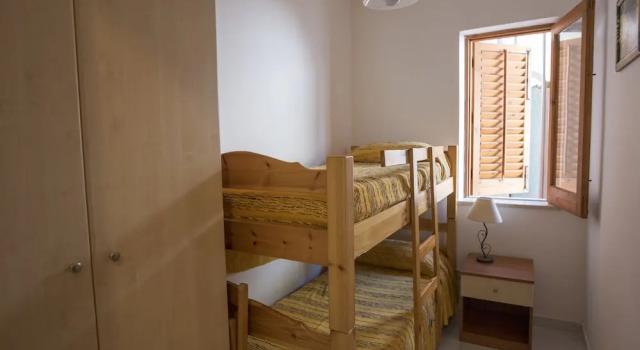 Holiday Home for 5 People, 200 Meters From the sea and Free Wi-fi, Book Hotel Valderice 
