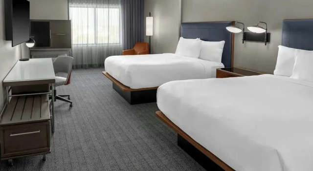 Четырёхместный номер Standard Courtyard By Marriott Sherman