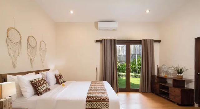 Семейная вилла с 3 комнатами с балконом Red Lotus Seminyak Villa