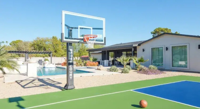 Коттедж Sport & Splash - Pickle Ball - Sports Court -pool & Spa