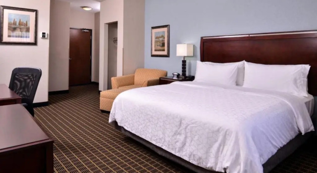 Одноместный люкс Holiday Inn Express & Suites Pittsburg by IHG