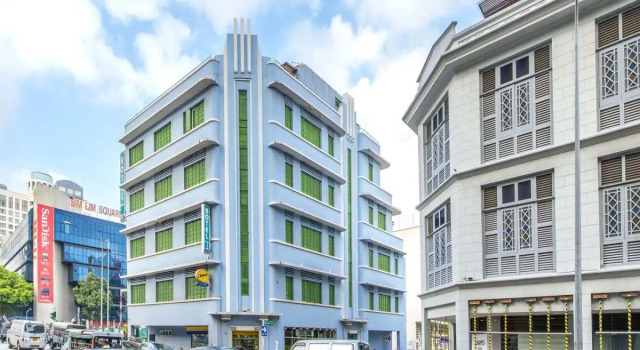 Кровать в общем номере Hotel 81 Rochor
