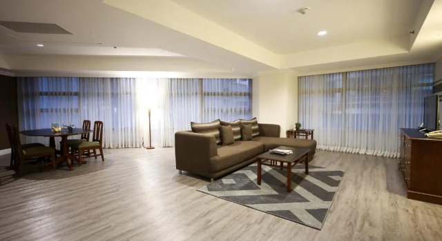Люкс с 2 комнатами Infinity Tower Suites