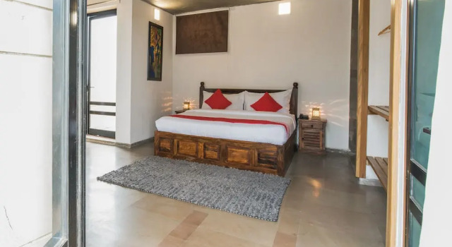 Capital O 15942 Anting Villa Hotel