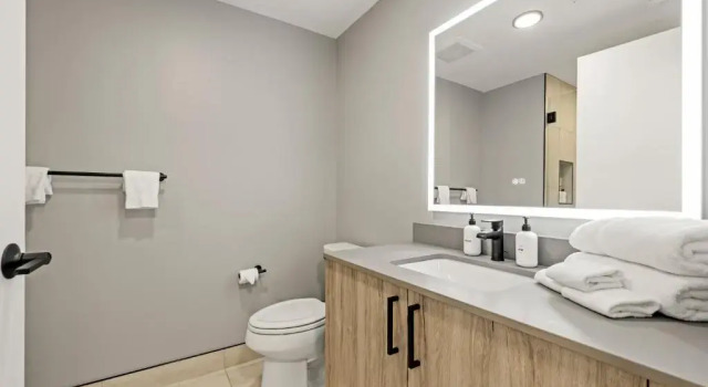 Апартаменты с 3 комнатами Coda on Half, a Placemakr Experience - Navy Yard