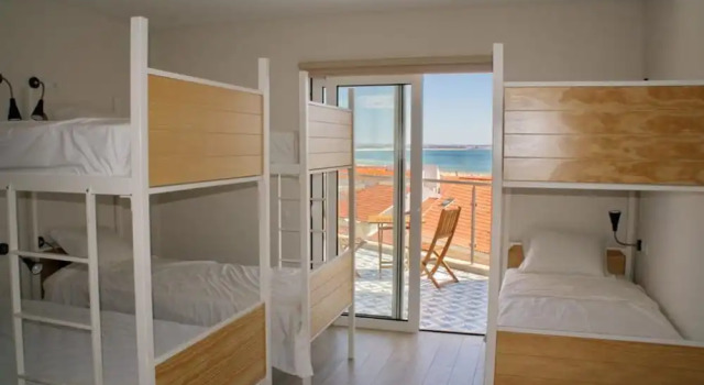 Top City Hostel & Suites