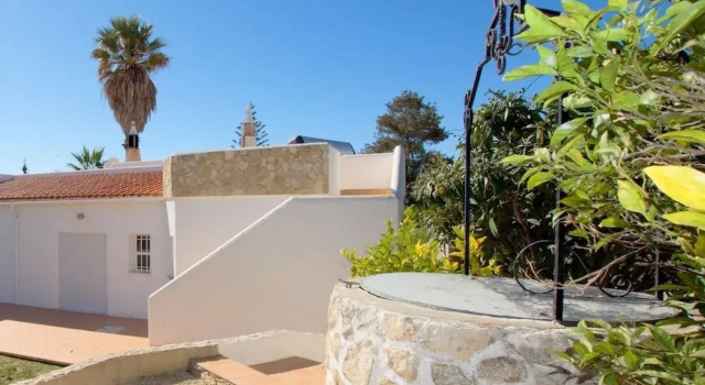 Вилла 16 Centeanes Fabulous Location Just Short Walk t