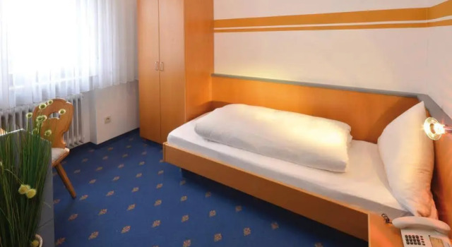 Landgasthof Hotel Scheubel, Varaa Hotelli Hotellit Baijeri pysäköinnillä, Pysäköinti