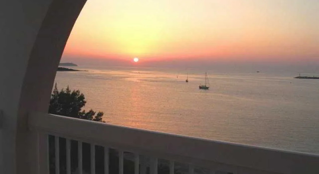 Sirena I, Book Hotel Sant Antoni de Portmany 