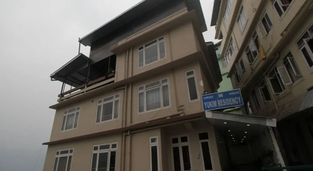 OYO 7620 Hotel Yukim Residency