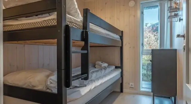 Семейный коттедж с 4 комнатами с видом на океан Lofoten Links Lodges