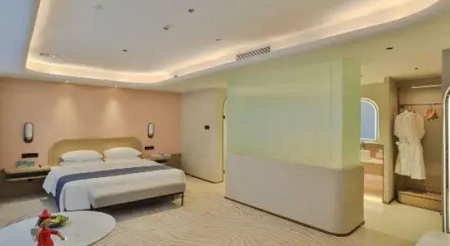 Люкс Comfort Cloud and straw meet the building block hotel