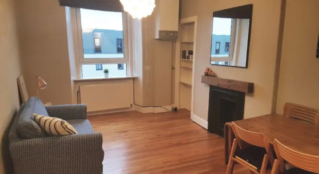 1 Bedroom Flat in Popular Central Location, Забронировать Отель Отели Эдинбурга 3 звезды, рядом с Bedlam Paintball, 3*