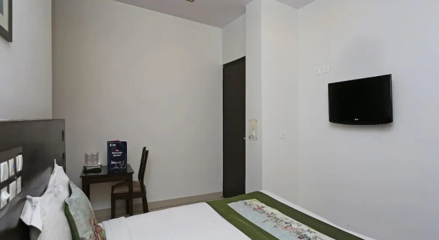 OYO 1245 Hotel Amby Inn