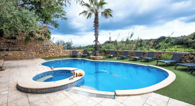 Вилла Villa Soldanis Sleeps 12 with Pool