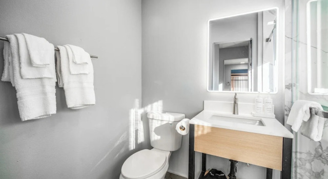 Семейный номер Standard Пентхаус Pacific Inn and Suites