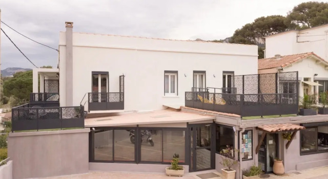 Hotel Eden Cassis, Забронировать Отель Отели и гостиницы Кассис, рядом с Пляж Кассис, Отель