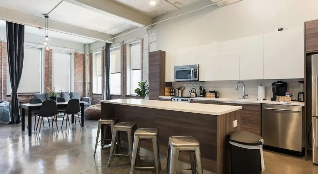 Апартаменты Beautiful 3bd Unit in Perfect Downtown Location