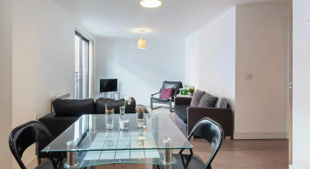 NEW Bright & Modern 2 BD in the Heart of Liverpool, Забронировать Отель Отели Ливерпуля 3 звезды, 3*