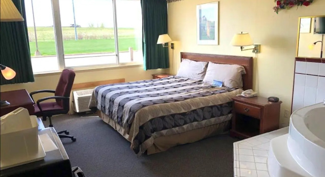 Norwood Inn and Suites Worthington