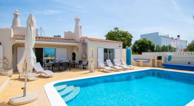 Вилла 67 adm 3 Bedroom Villa Walking Distance to Carvo