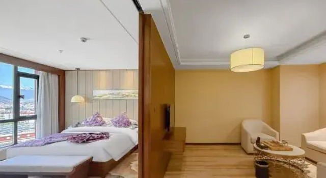 Люкс Deluxe Shangri la moonlight International Hotel